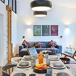 Abenteuerland By Interhome Nyaraló
